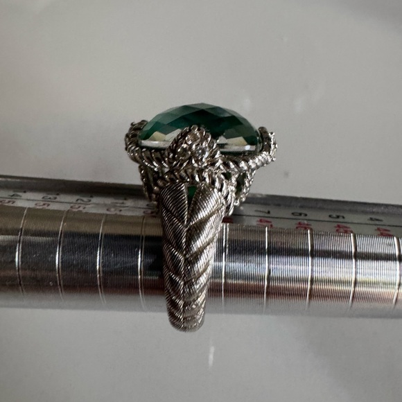Green  stone Ring with Ornate Silver Setting - Picture 8 of 10